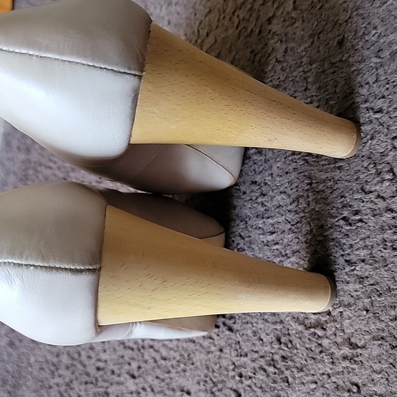 Shoes - Picture 4 of 4